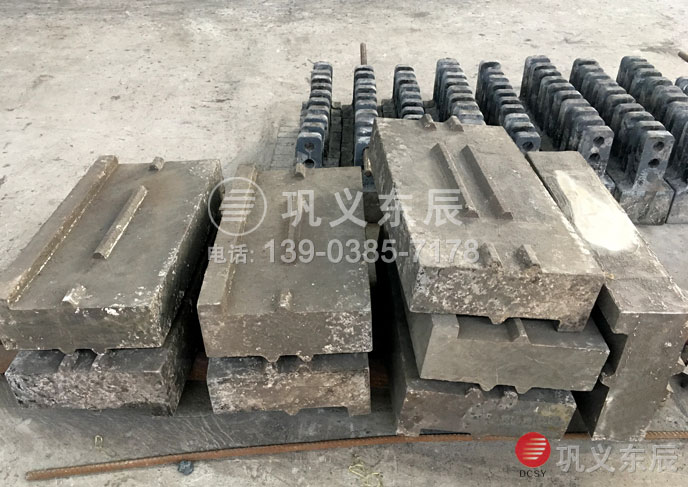 高鉻復(fù)合耐磨板錘用東辰鑄造